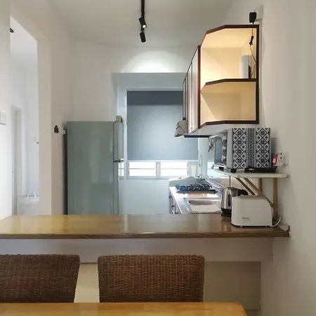 Cozy Near-Beach Apartment - Lazycats' Den Batu Ferringhi Exterior photo