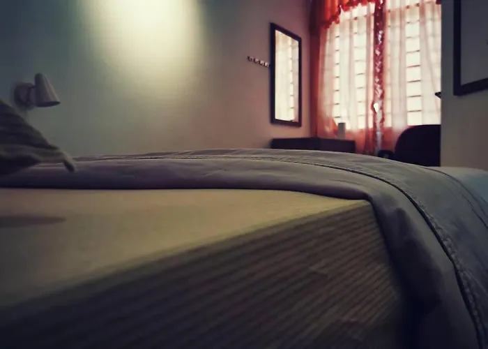 Cozy Near-Beach Apartment - Lazycats\' Den