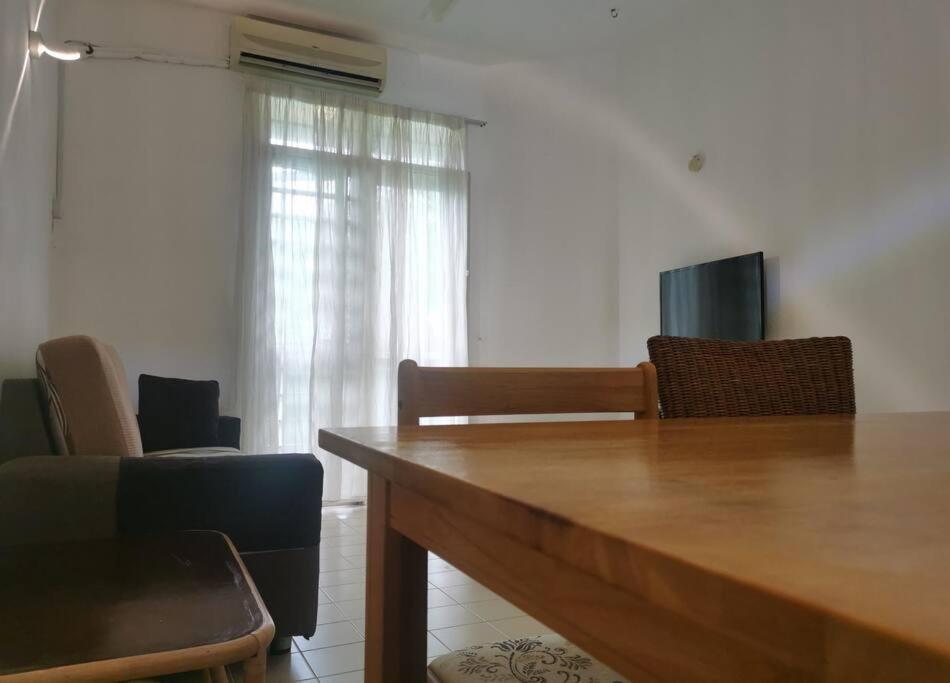 Apartment Cozy Near-beach - Lazycats' Den Batu Ferringhi