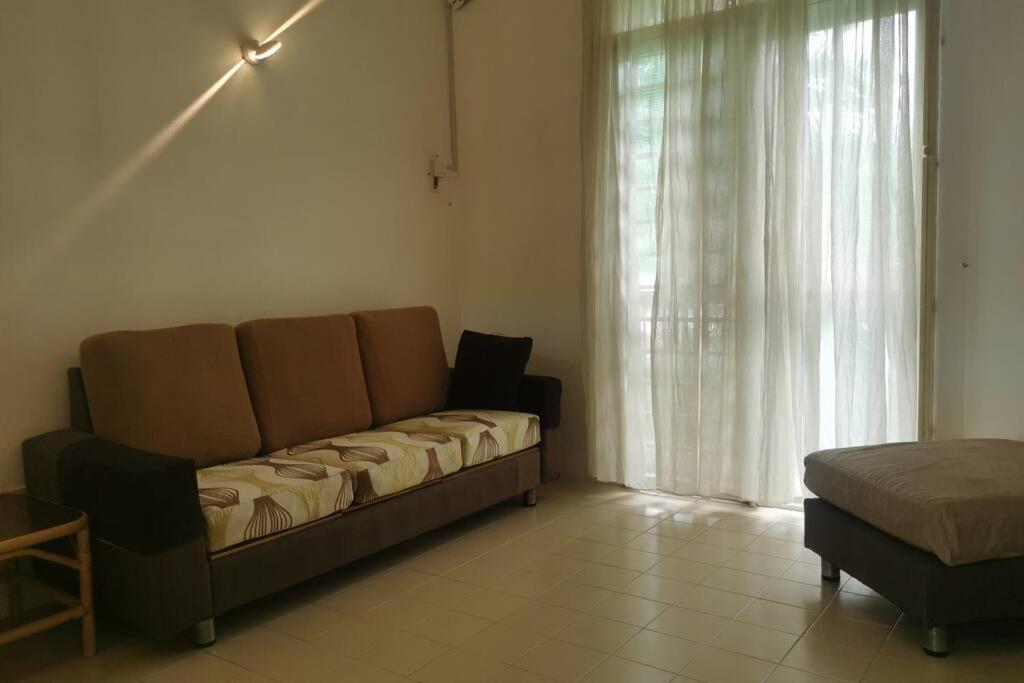 Cozy Near-beach - Lazycats' Den Apartment